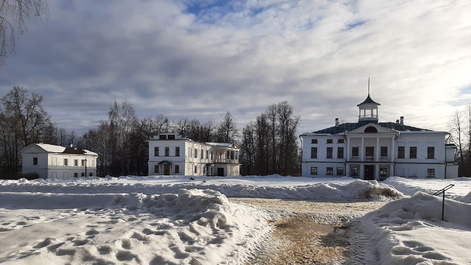 Manor complex