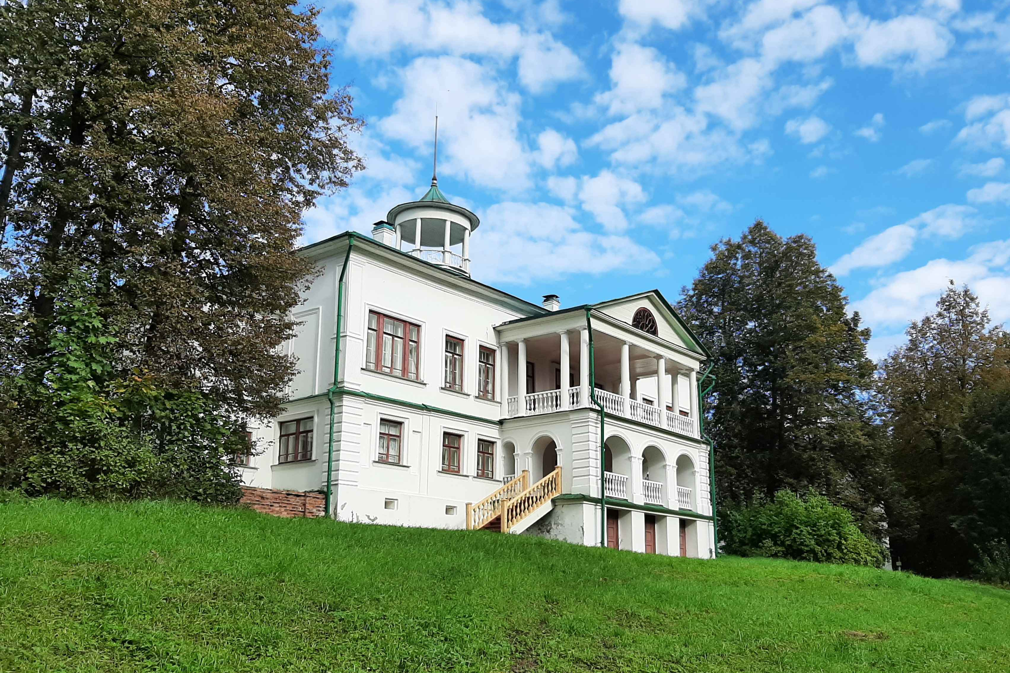 Karabikha Manor