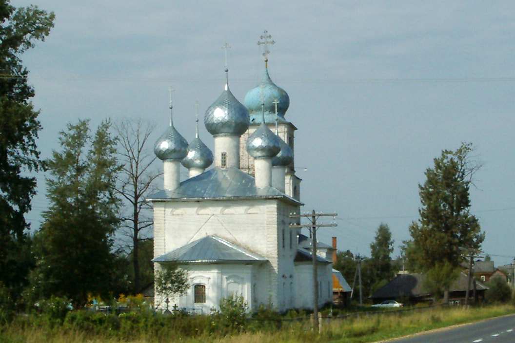 The Church of Myrrh-Bearing Women in Dmitrievskoye village was not closed during the Soviet period.